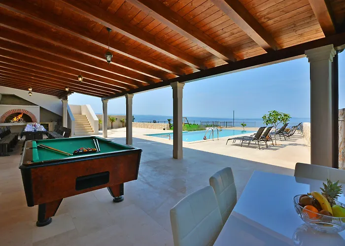 Villa View 4 *