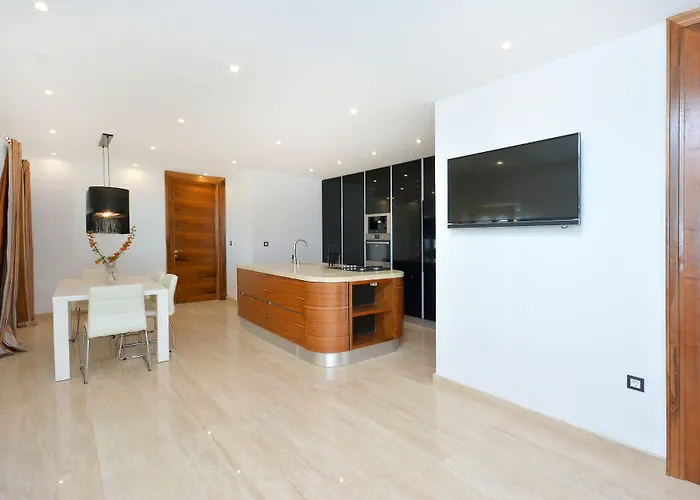 View 4 Villa *