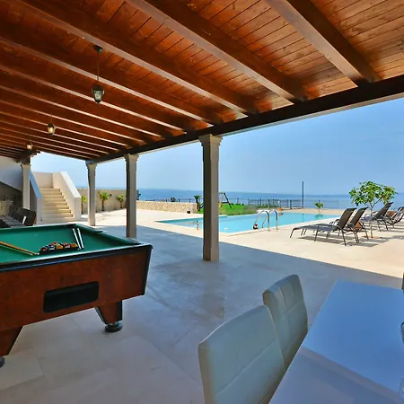 Vila View 4 *