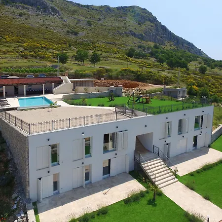View 4 *