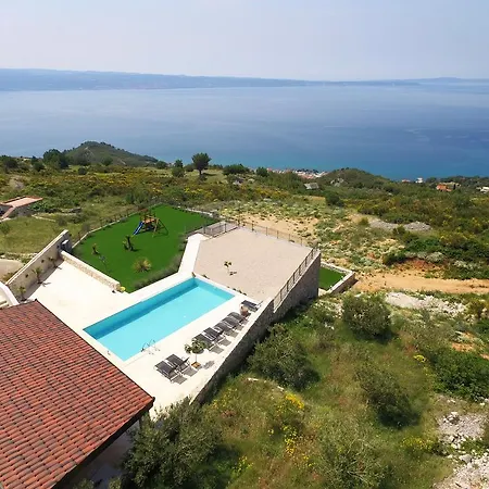 View 4 Podstrana